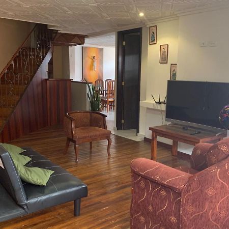 Hostel Santa Canela Cuenca Buitenkant foto