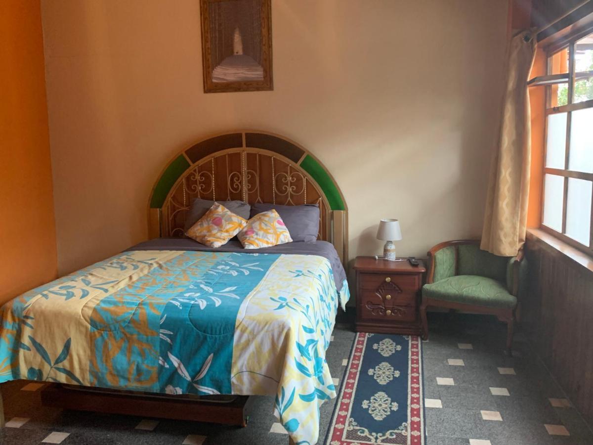 Hostel Santa Canela Cuenca Buitenkant foto
