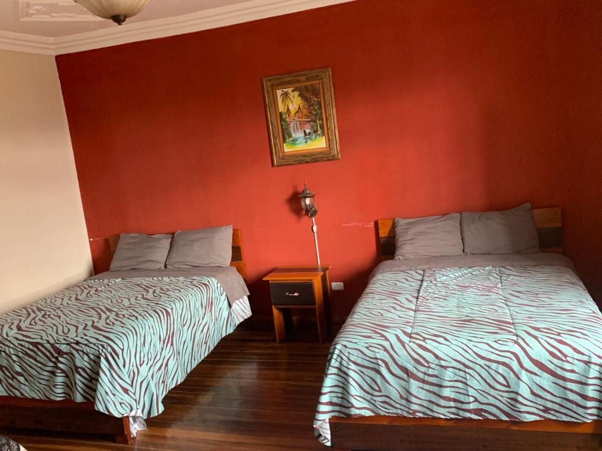 Hostel Santa Canela Cuenca Buitenkant foto