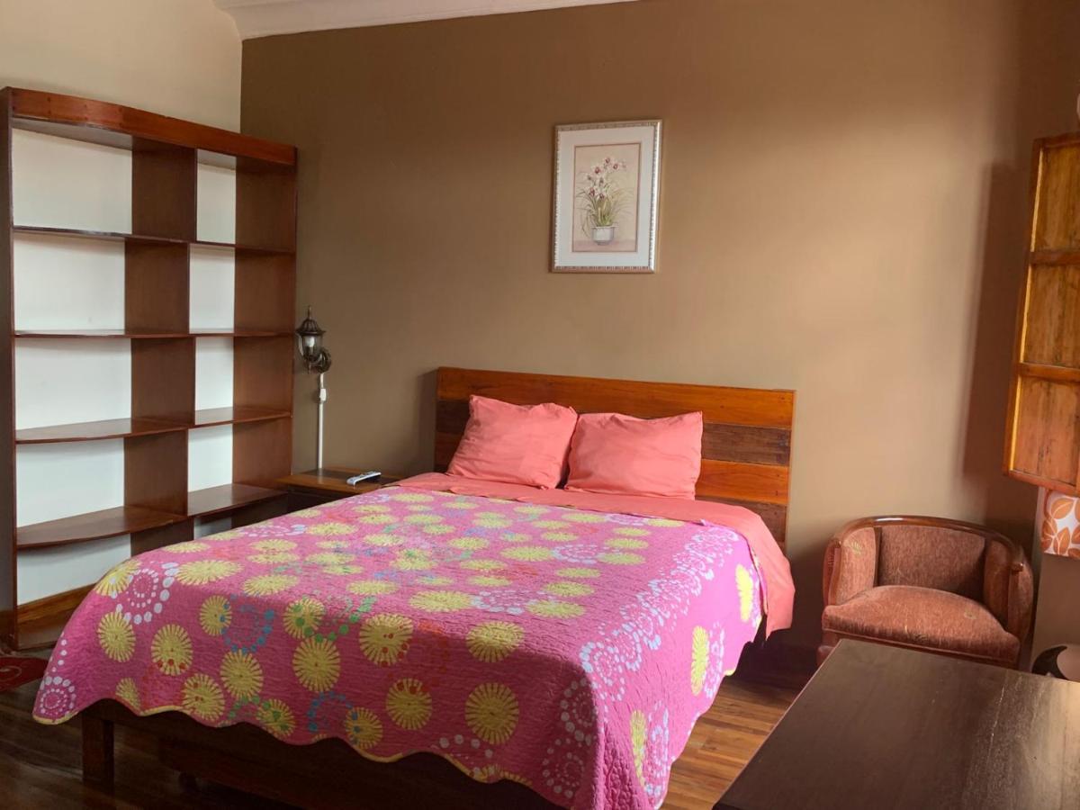 Hostel Santa Canela Cuenca Buitenkant foto